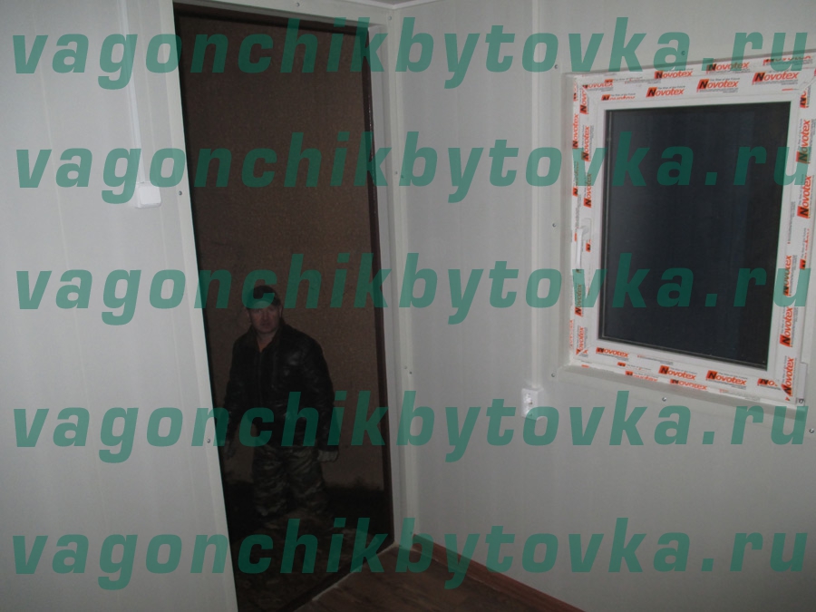 Жилой десятиметровый металлический вагончик на лыжах